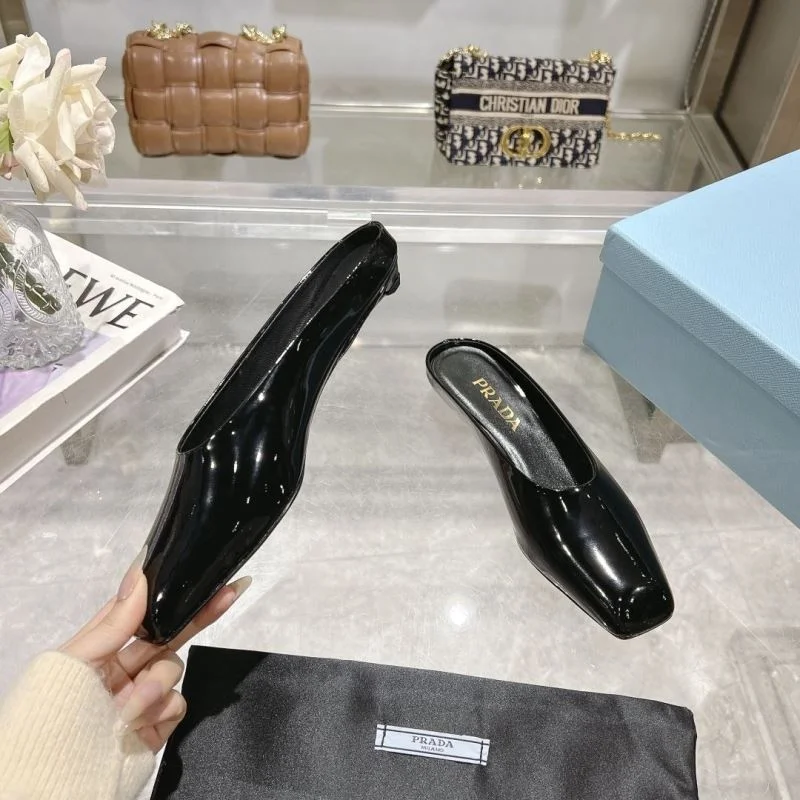Prada Slippers Minimalist 34049