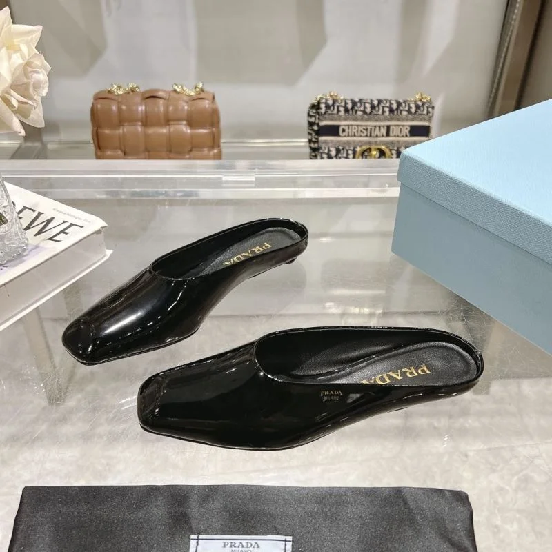Prada Slippers Minimalist 34049