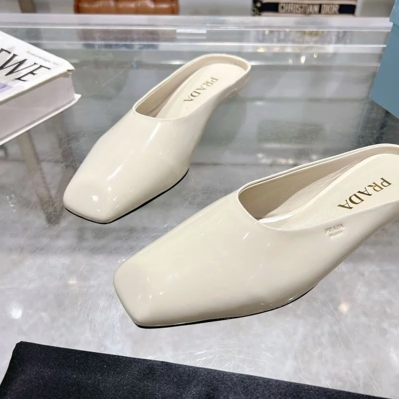 WellDesigned Prada Slippers 34039