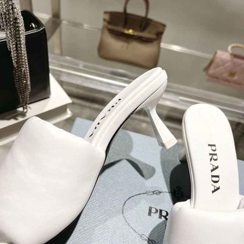 Prada Slippers Elegant 34031