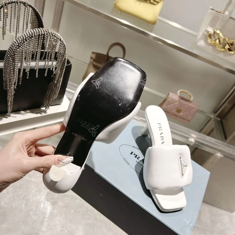Prada Slippers Elegant 34031