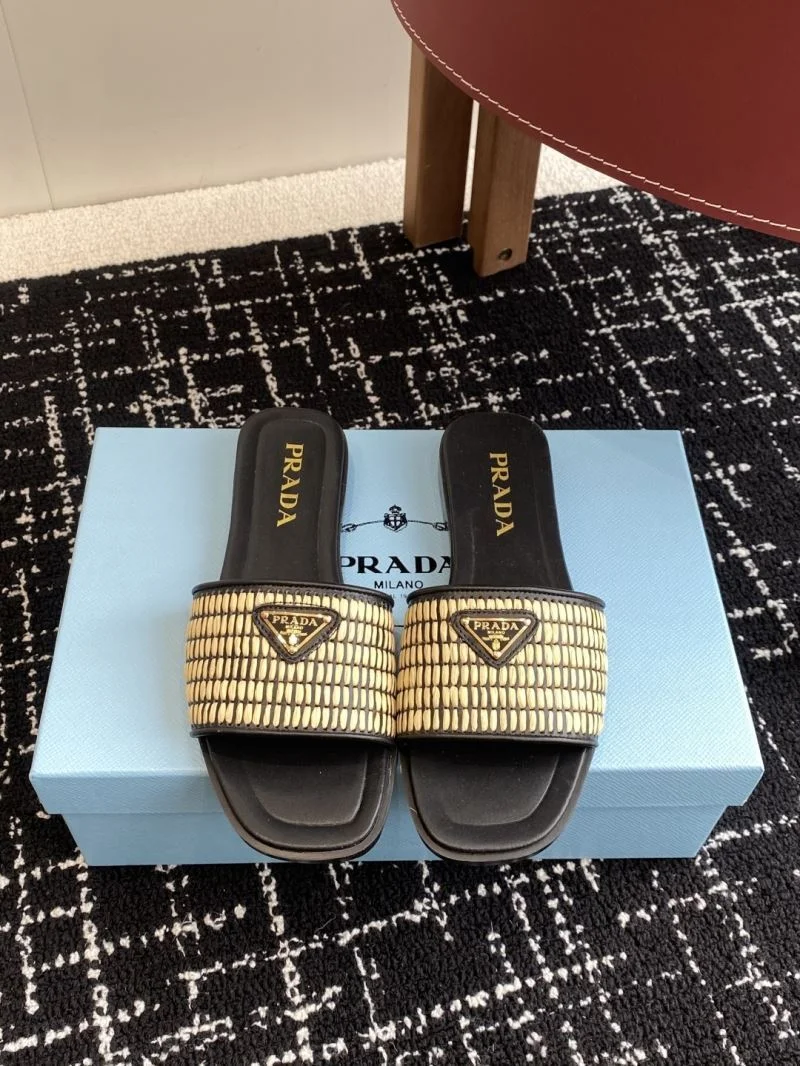 Prada Slippers Attractive 34023