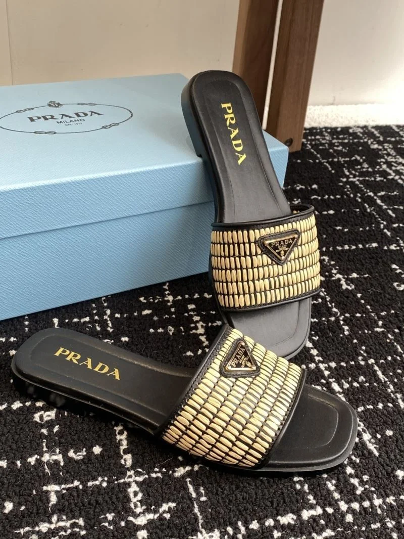 Prada Slippers Attractive 34023