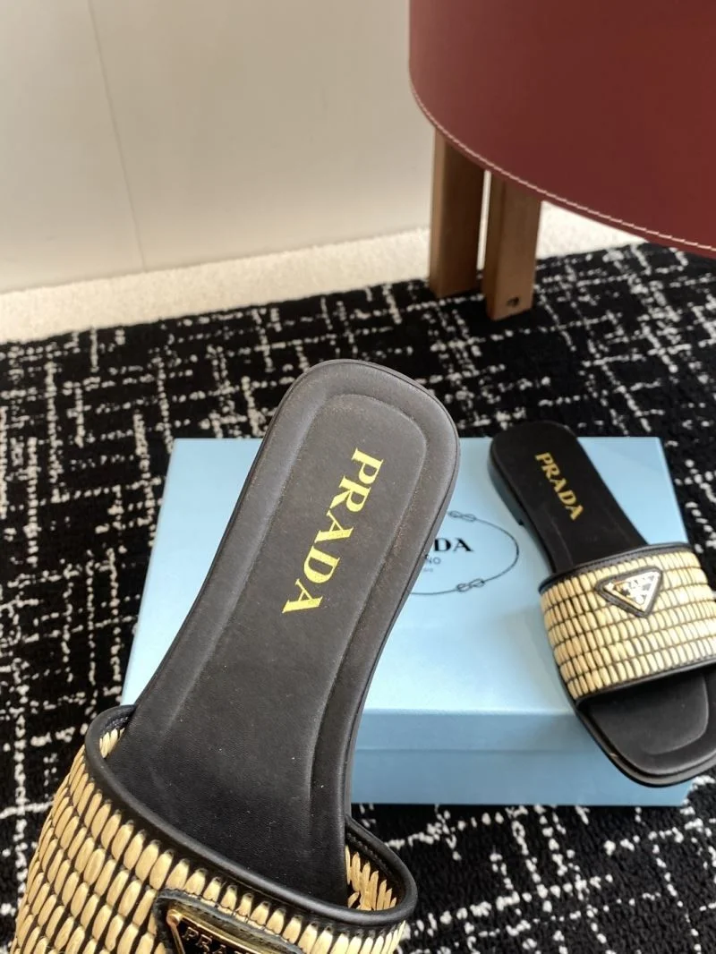 Prada Slippers Attractive 34023