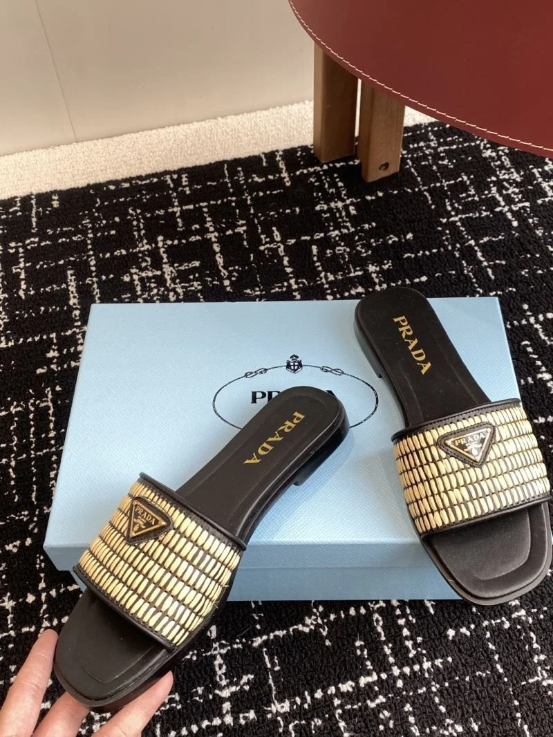 Prada Slippers Attractive 34023
