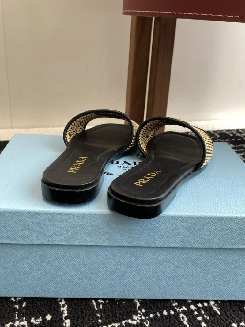 Prada Slippers Attractive 34023