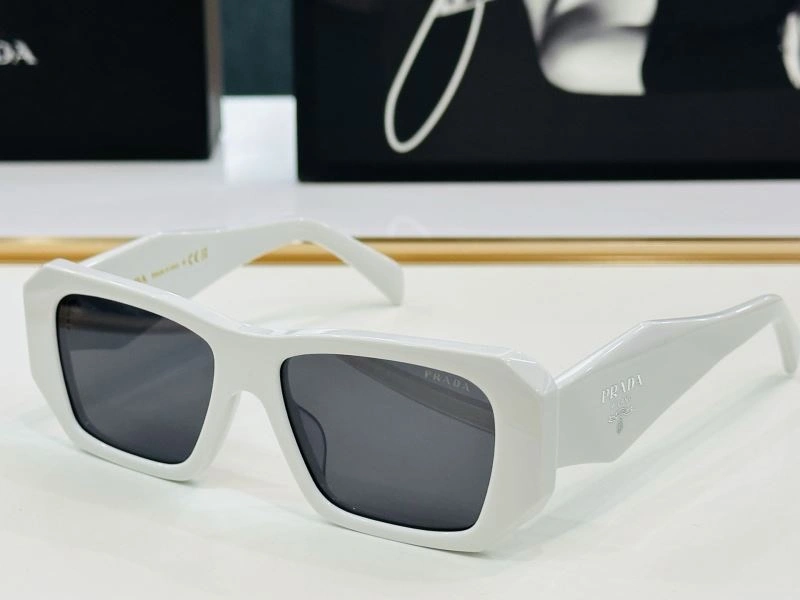 Youthful Prada Sunglasses 281882