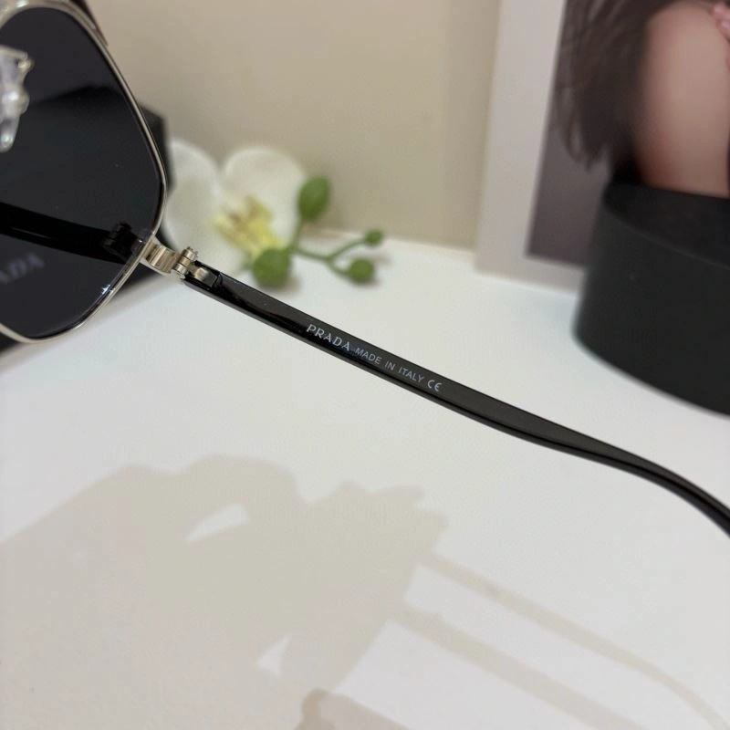 Elegant Prada Sunglasses 281853