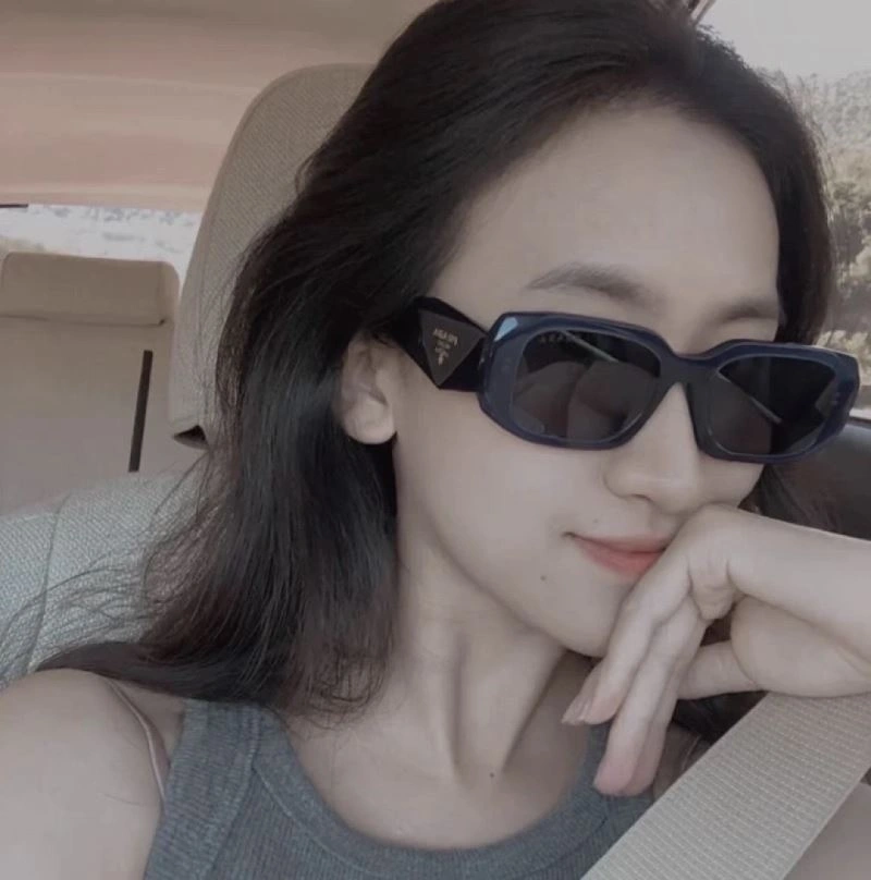 Prada Sunglasses Versatile 281872