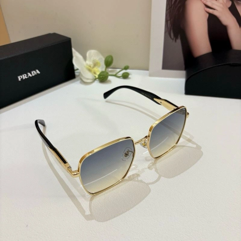 Trendsetting Prada Sunglasses 281843