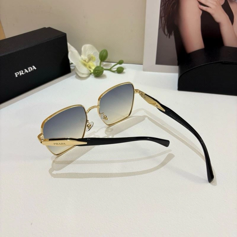 Trendsetting Prada Sunglasses 281843