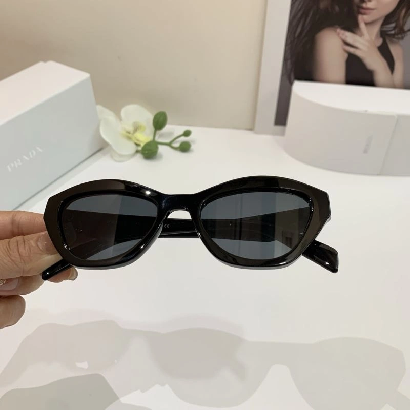 Supportive Prada Sunglasses 281814