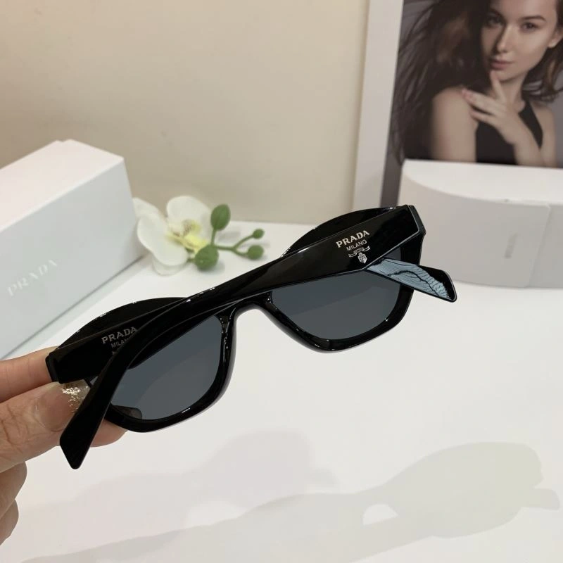 Supportive Prada Sunglasses 281814