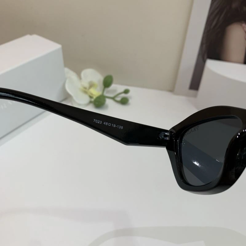 Supportive Prada Sunglasses 281814
