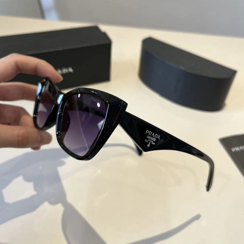 Lightweight Prada Sunglasses 282065