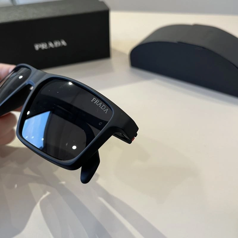 Minimalist Prada Sunglasses 282056