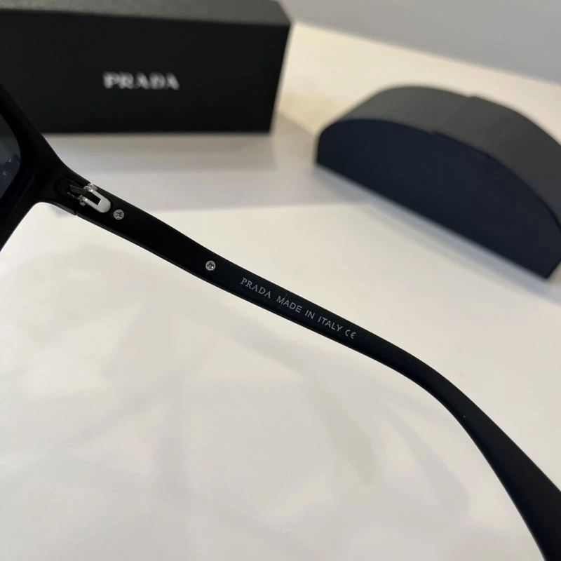 Minimalist Prada Sunglasses 282056