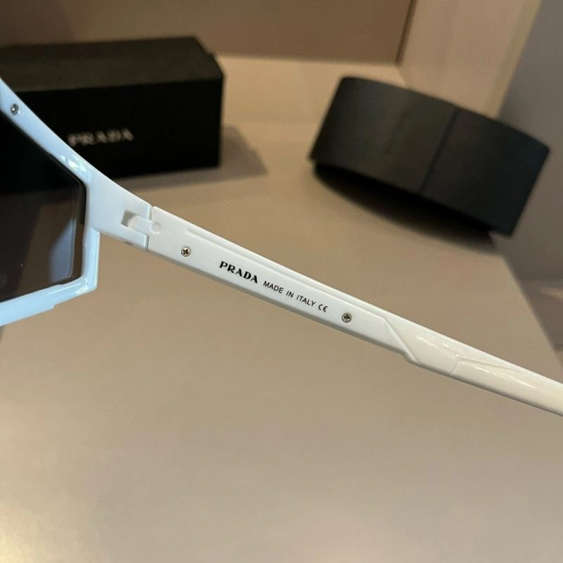 Supportive Prada Sunglasses 282030