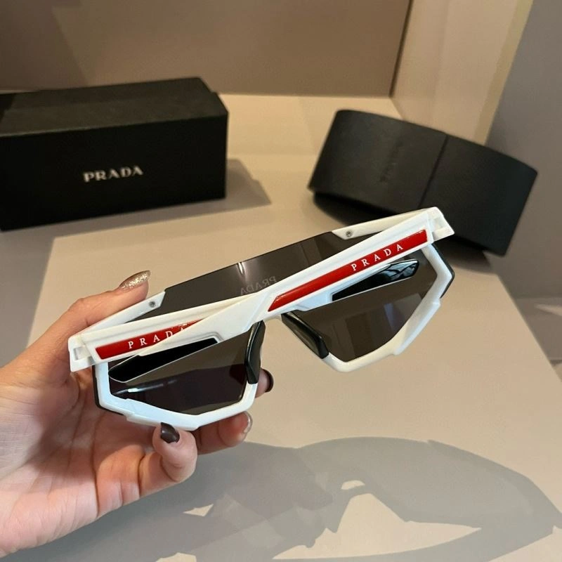 Supportive Prada Sunglasses 282030