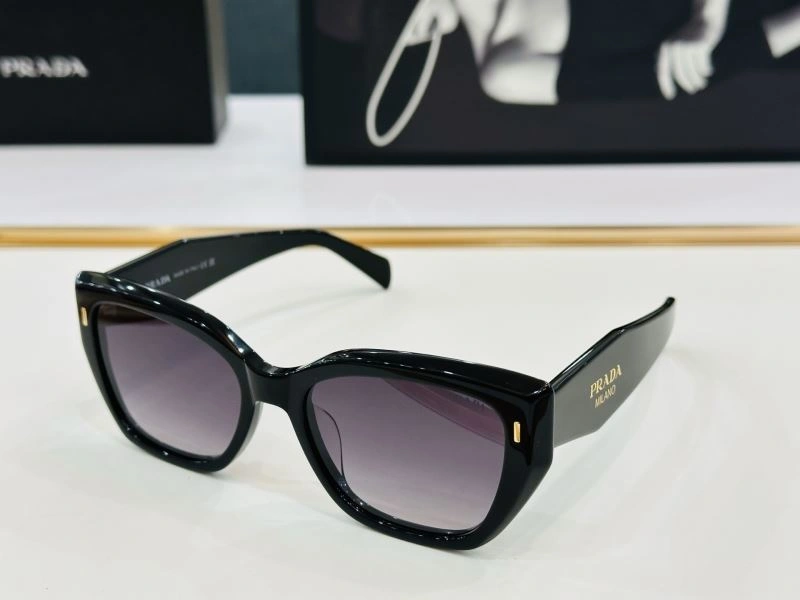 Prada Sunglasses Stylish 282047