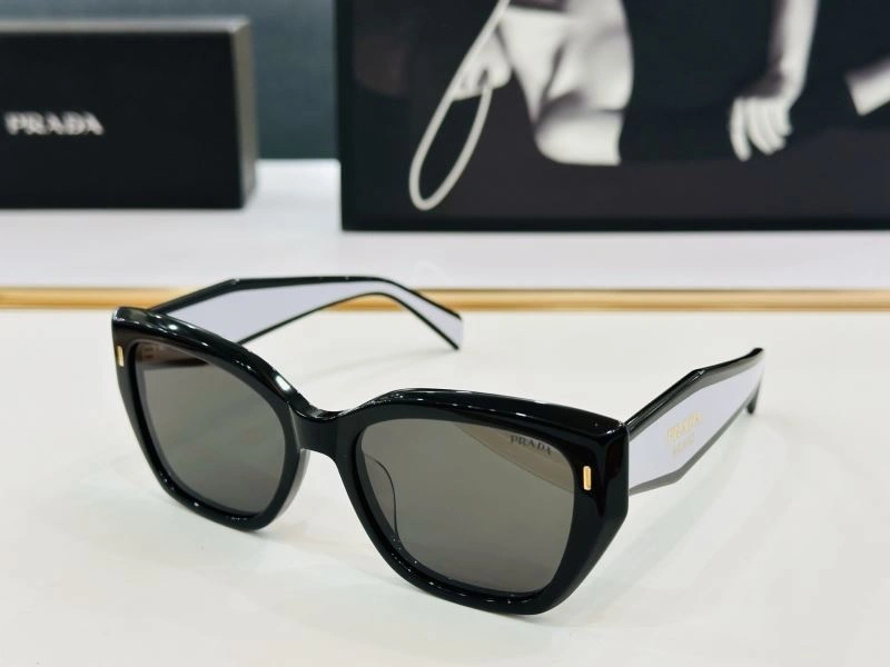 Prada Sunglasses Stylish 282047