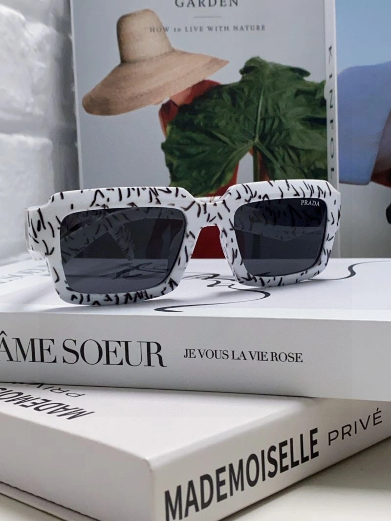 Snug Prada Sunglasses 282021