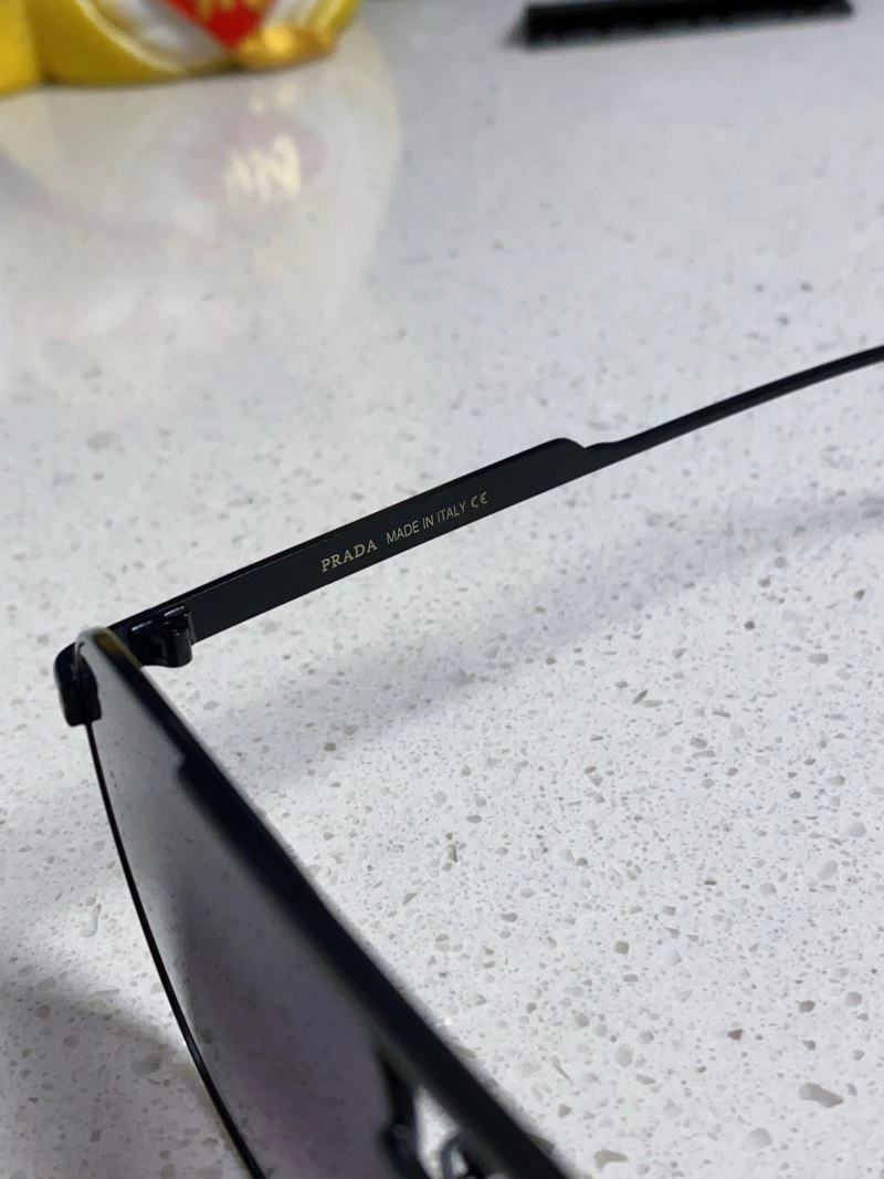 Sporty Prada Sunglasses 282008