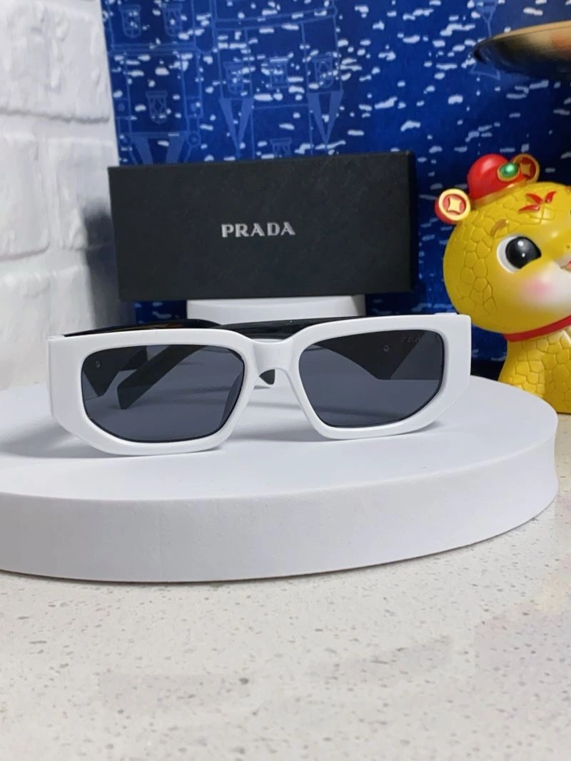 FashionForward Prada Sunglasses 281997