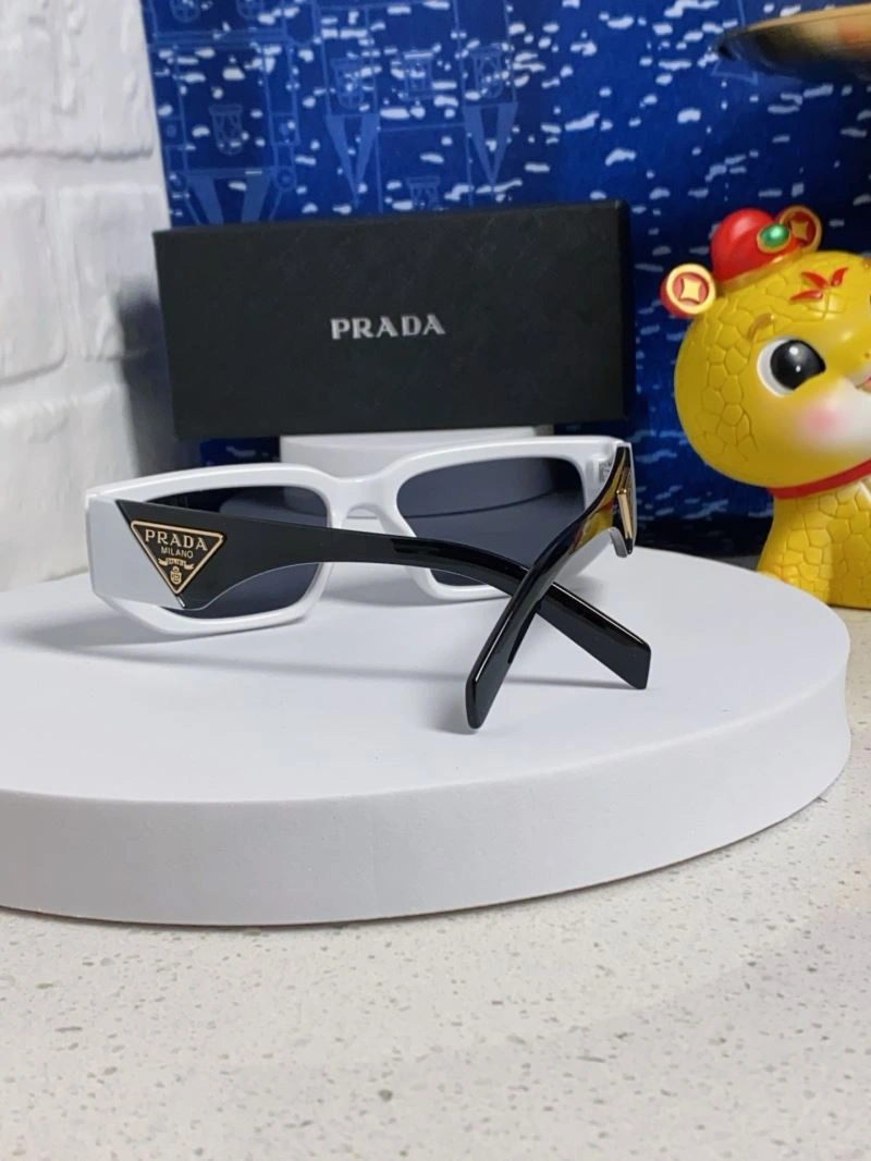 FashionForward Prada Sunglasses 281997