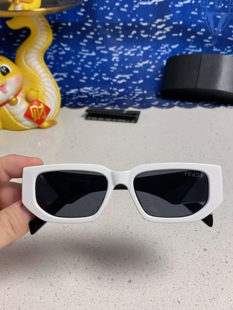 FashionForward Prada Sunglasses 281997