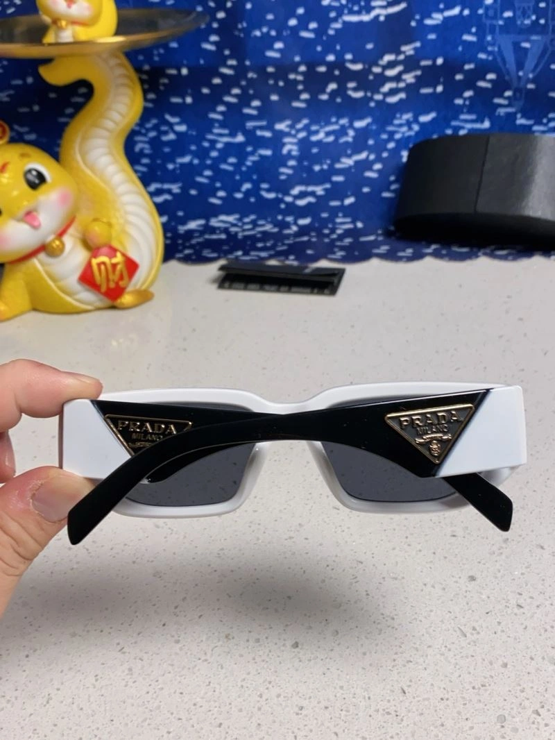 FashionForward Prada Sunglasses 281997
