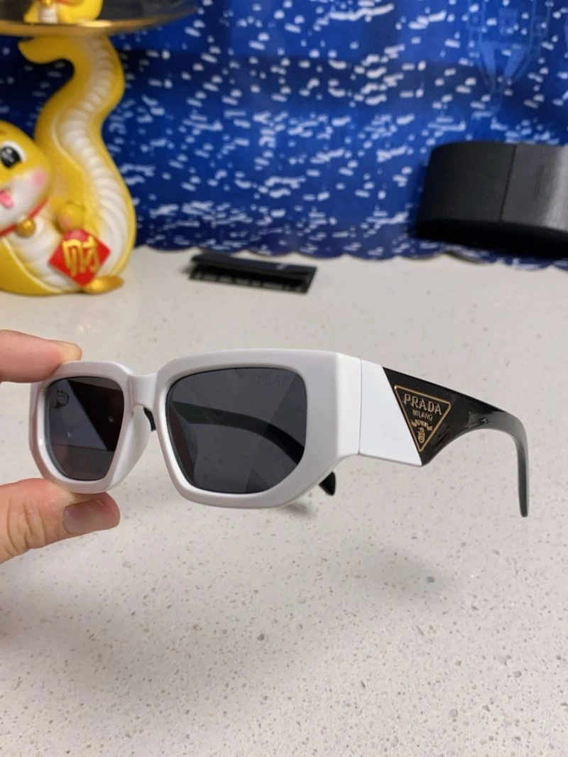 FashionForward Prada Sunglasses 281997