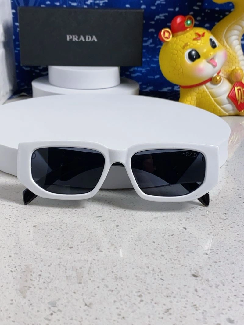 FashionForward Prada Sunglasses 281997