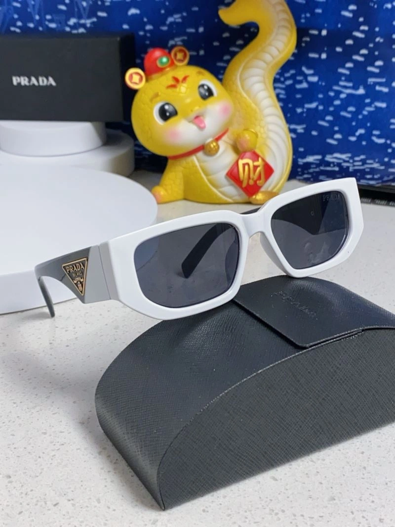FashionForward Prada Sunglasses 281997