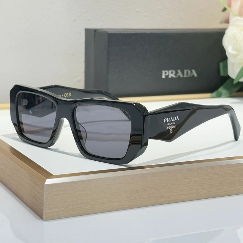 Elegant Prada Sunglasses 282160