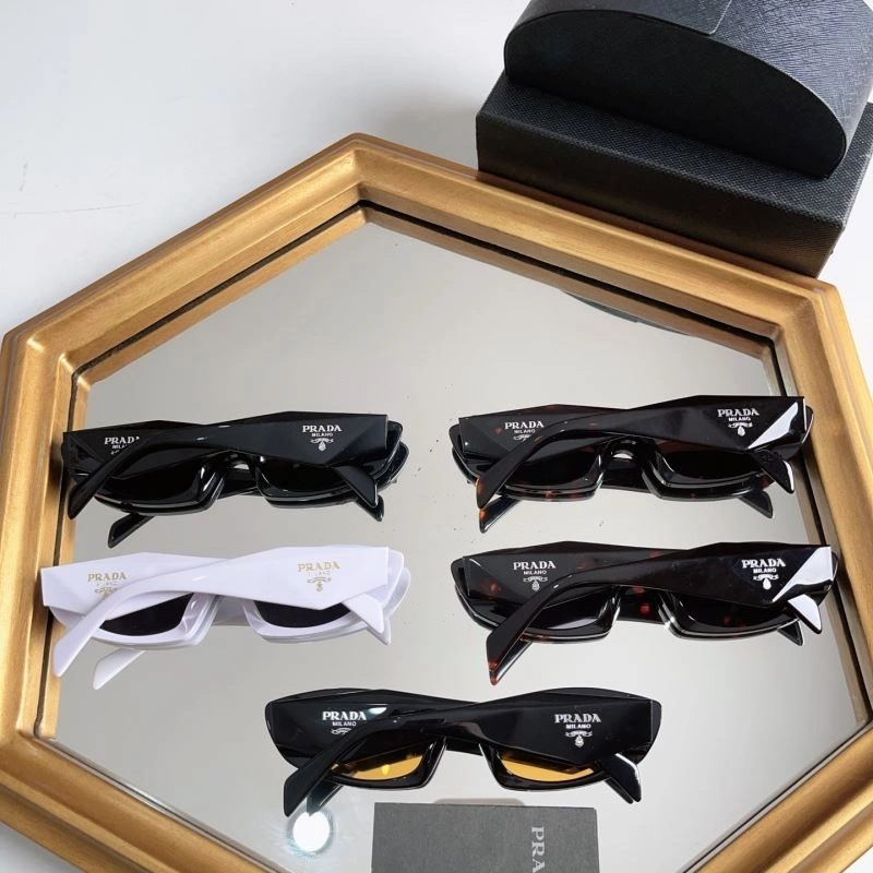 Elegant Prada Sunglasses 282135