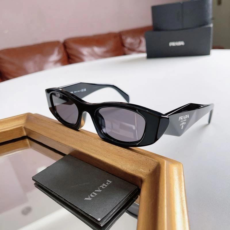 Elegant Prada Sunglasses 282135