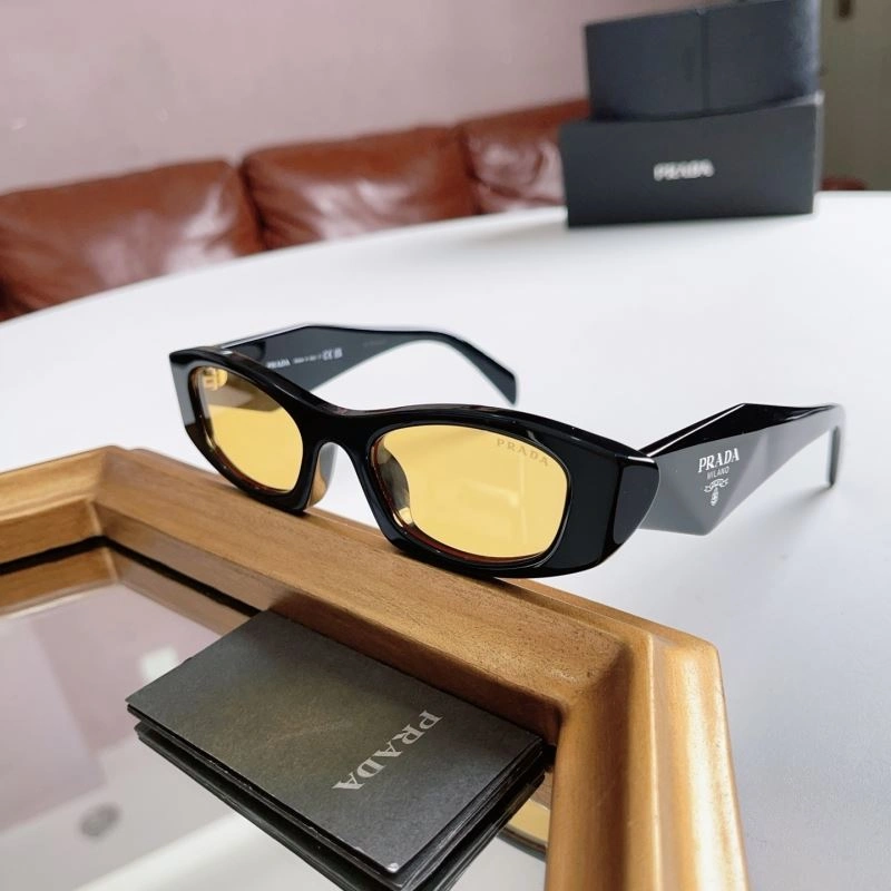 Elegant Prada Sunglasses 282135