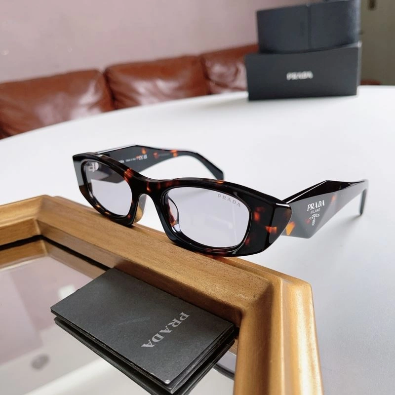 Elegant Prada Sunglasses 282135