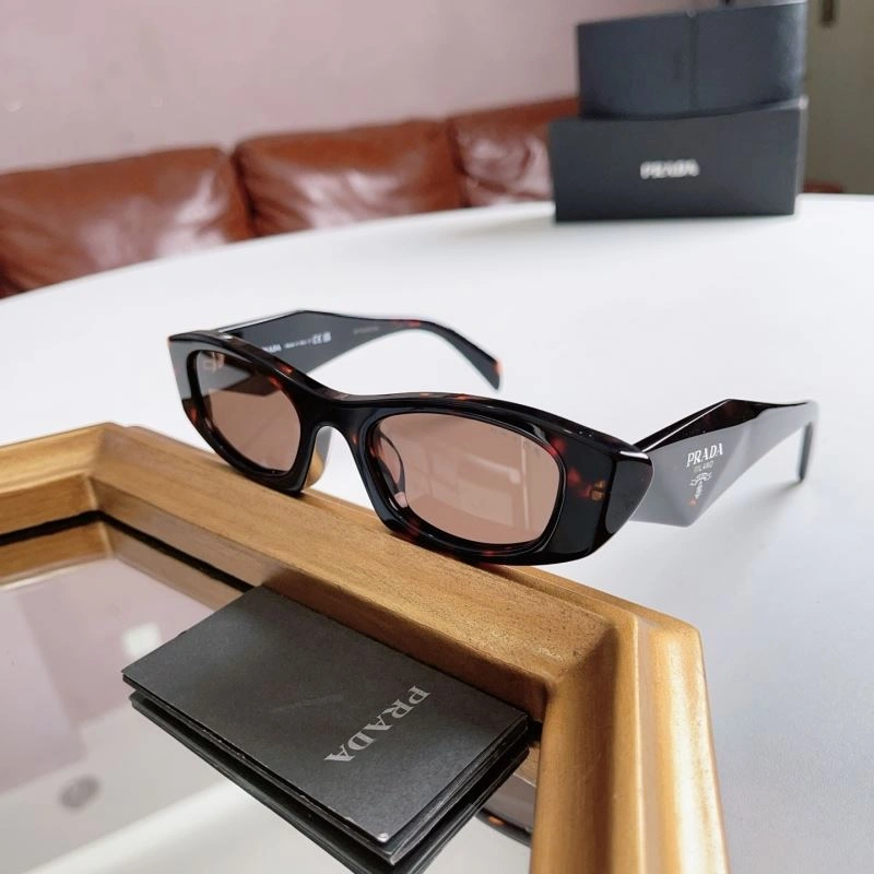 Elegant Prada Sunglasses 282135