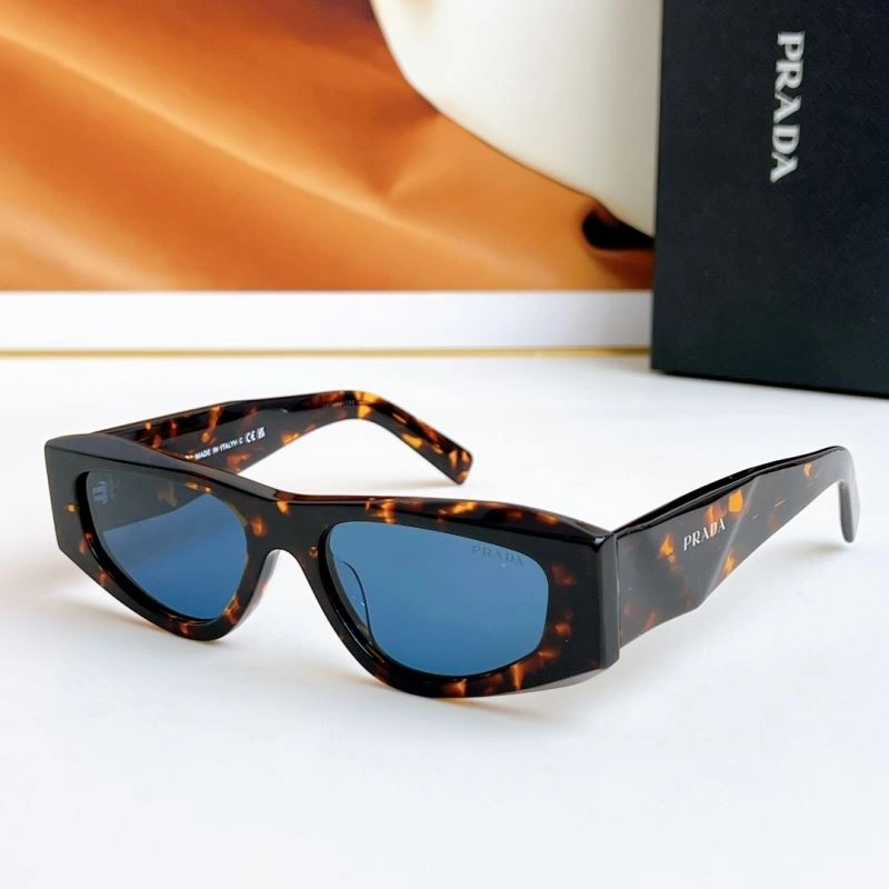 Trendsetting Prada Sunglasses 282108