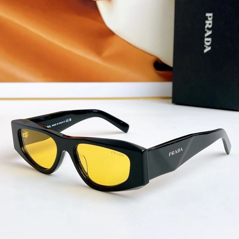 Trendsetting Prada Sunglasses 282108