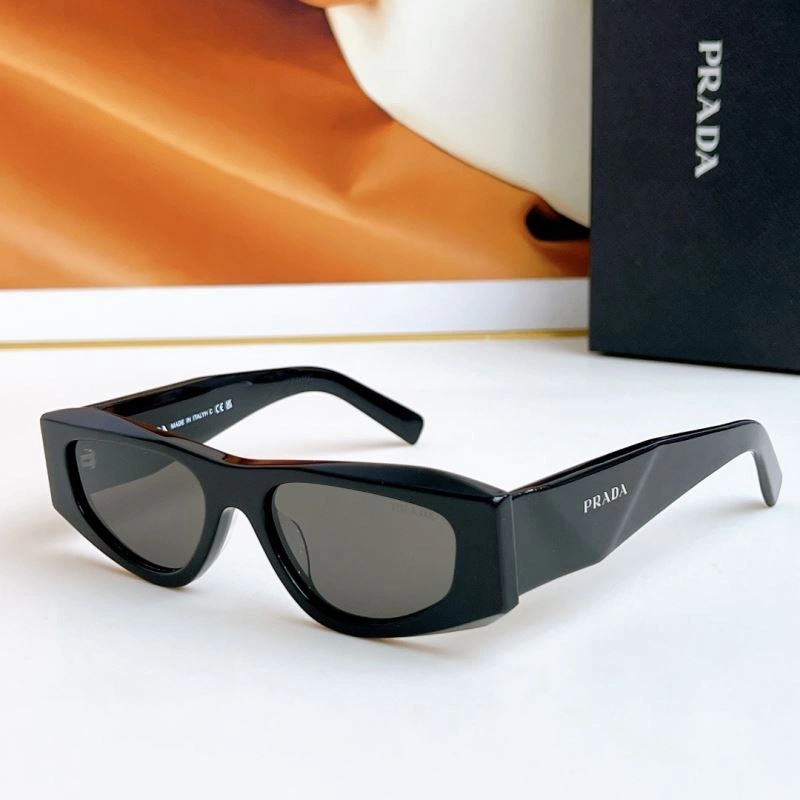 Trendsetting Prada Sunglasses 282108