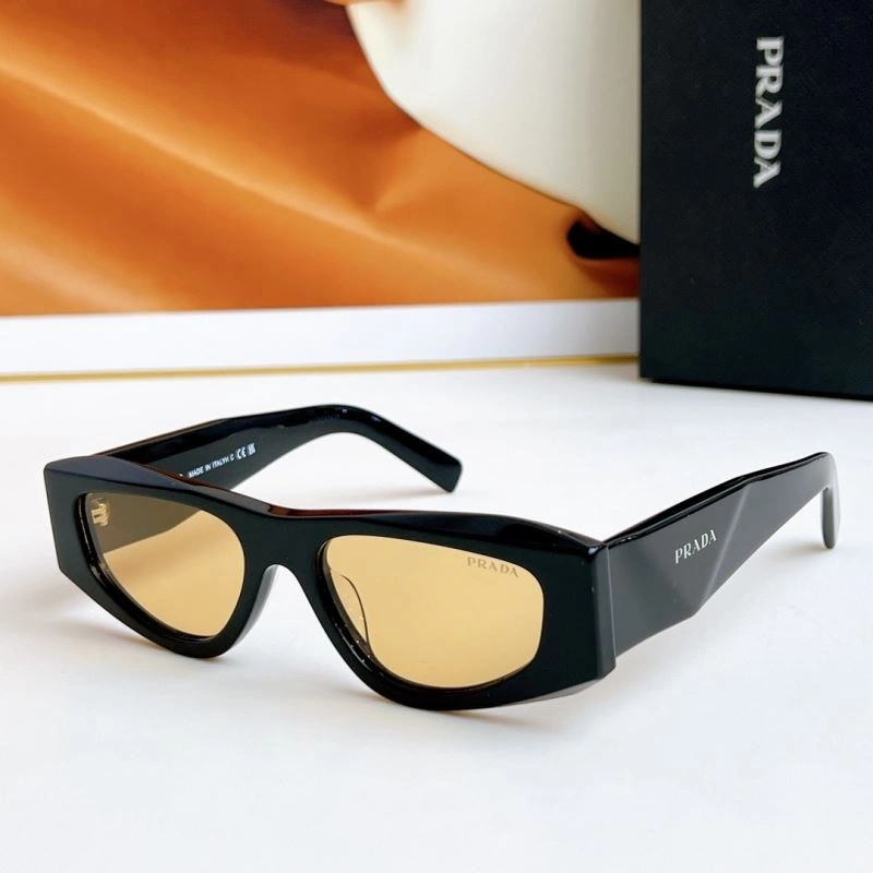 Trendsetting Prada Sunglasses 282108
