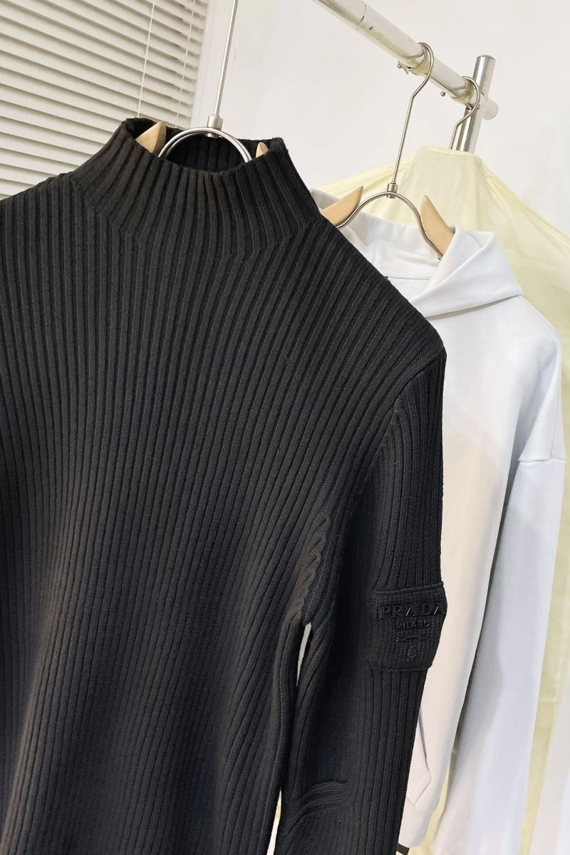 Fashionable Prada Sweaters 171535