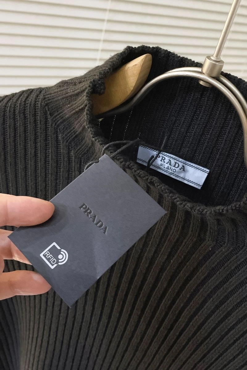 Fashionable Prada Sweaters 171535