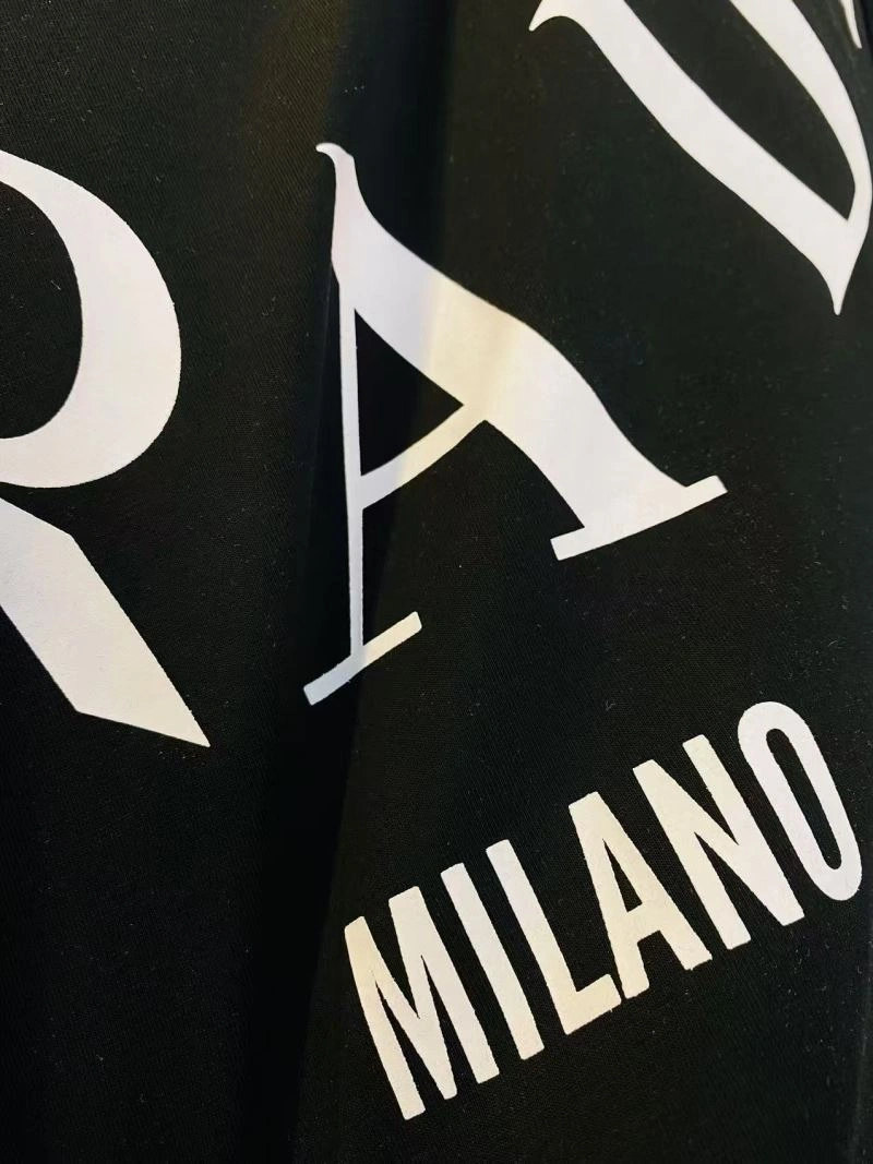 Prada T-Shirts Modern 171810
