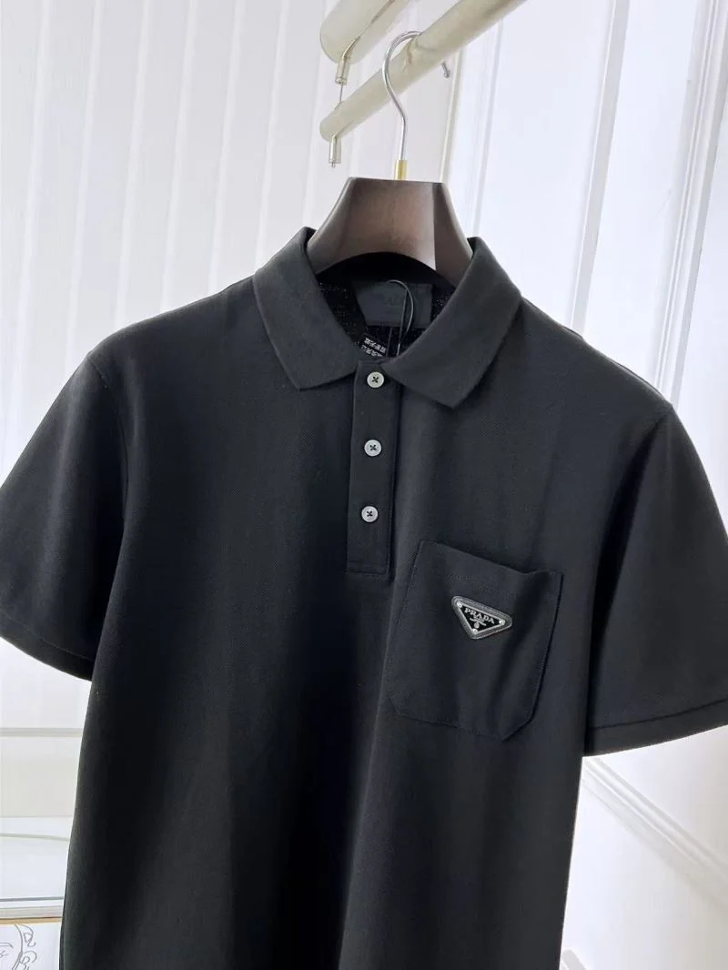Refined Prada T-Shirts 166757