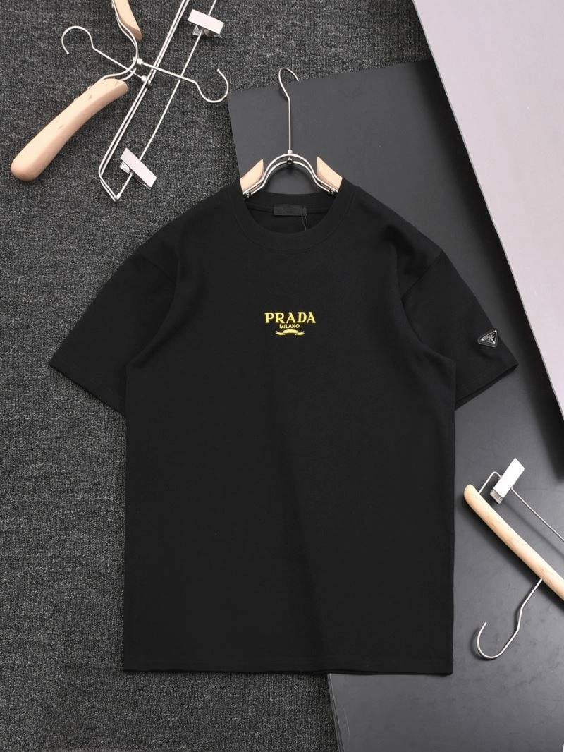Trendsetting Prada T-Shirts 171423