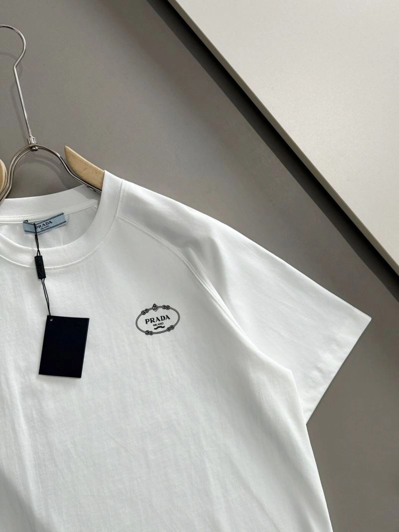 Prada T-Shirts ModernLook 171799